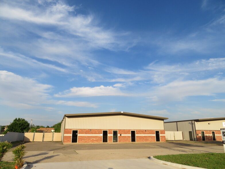 804 Messenger Ln, Oklahoma City, OK for sale - Building Photo - Image 1 of 1