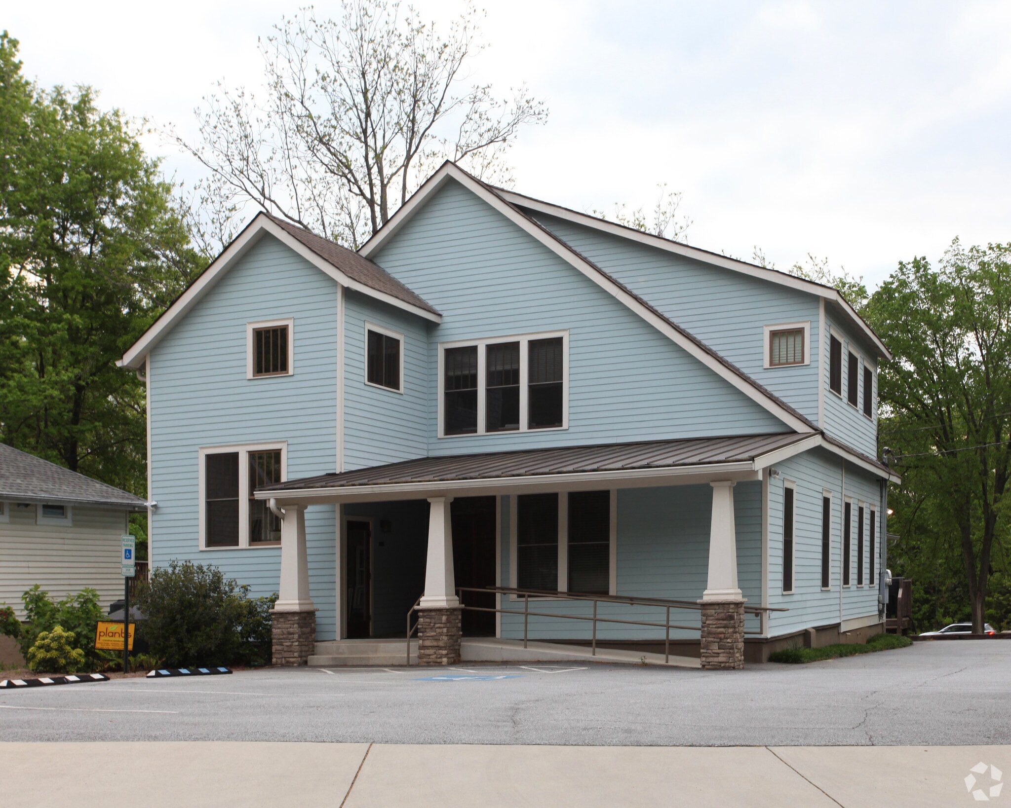 124 S Columbia Dr, Decatur, GA for sale Primary Photo- Image 1 of 1