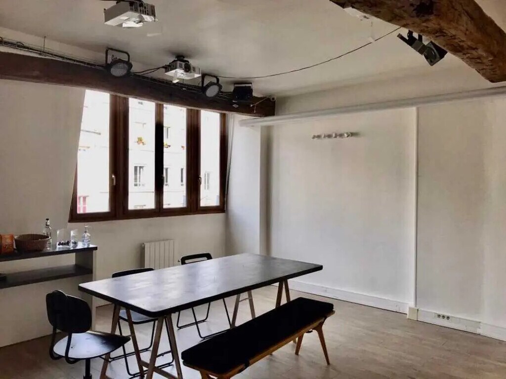 Location Bureaux 173 m² - Photo 1