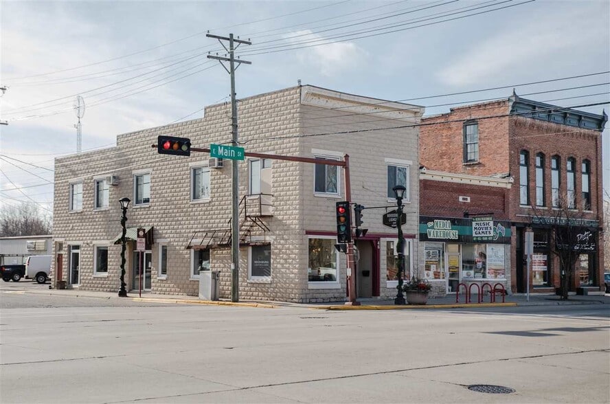 46 E Main St, Reedsburg, WI for sale - Primary Photo - Image 1 of 1