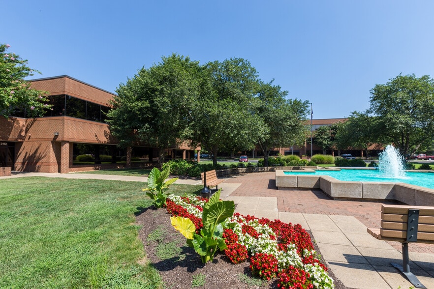 2108 W Laburnum Ave, Richmond, VA for lease - Building Photo - Image 2 of 7