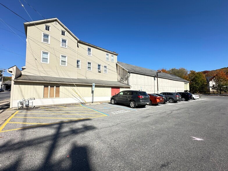 9 N Main St, Bangor, PA for sale - Primary Photo - Image 1 of 1