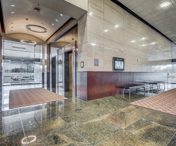 101 E Park Blvd, Plano, TX for lease - Lobby - Image 2 of 5