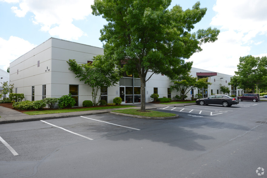 3513-3545 Fairview Industrial Dr SE, Salem, OR for lease - Building Photo - Image 3 of 5