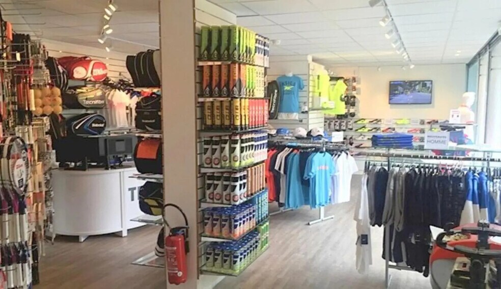 Office in Morainvilliers for sale - Interior Photo - Image 2 of 7