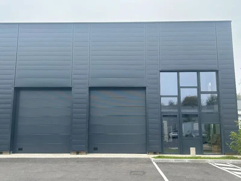 Vente Entrepôt 357 m² - Photo 1