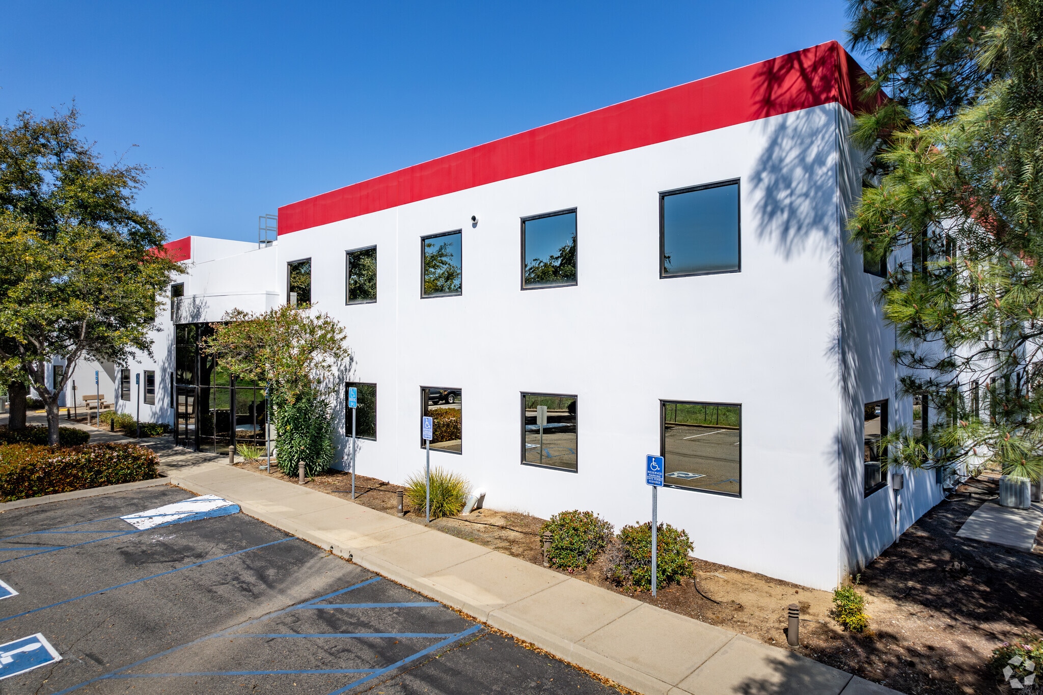 30590 Cochise Cir, Murrieta, CA for lease Primary Photo- Image 1 of 21