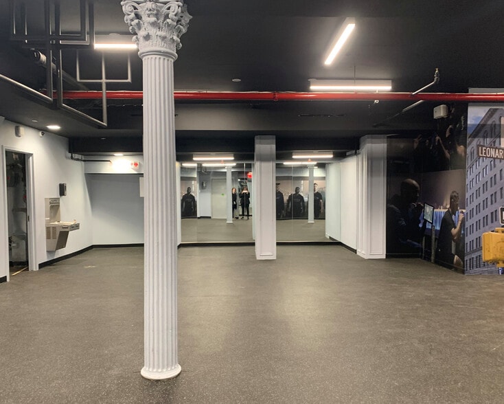 67 Leonard St, New York, NY for lease - Building Photo - Image 3 of 8