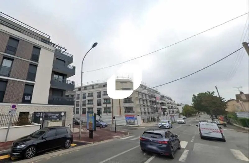 Retail in SAINT CYR L ECOLE for lease Building Photo- Image 1 of 3