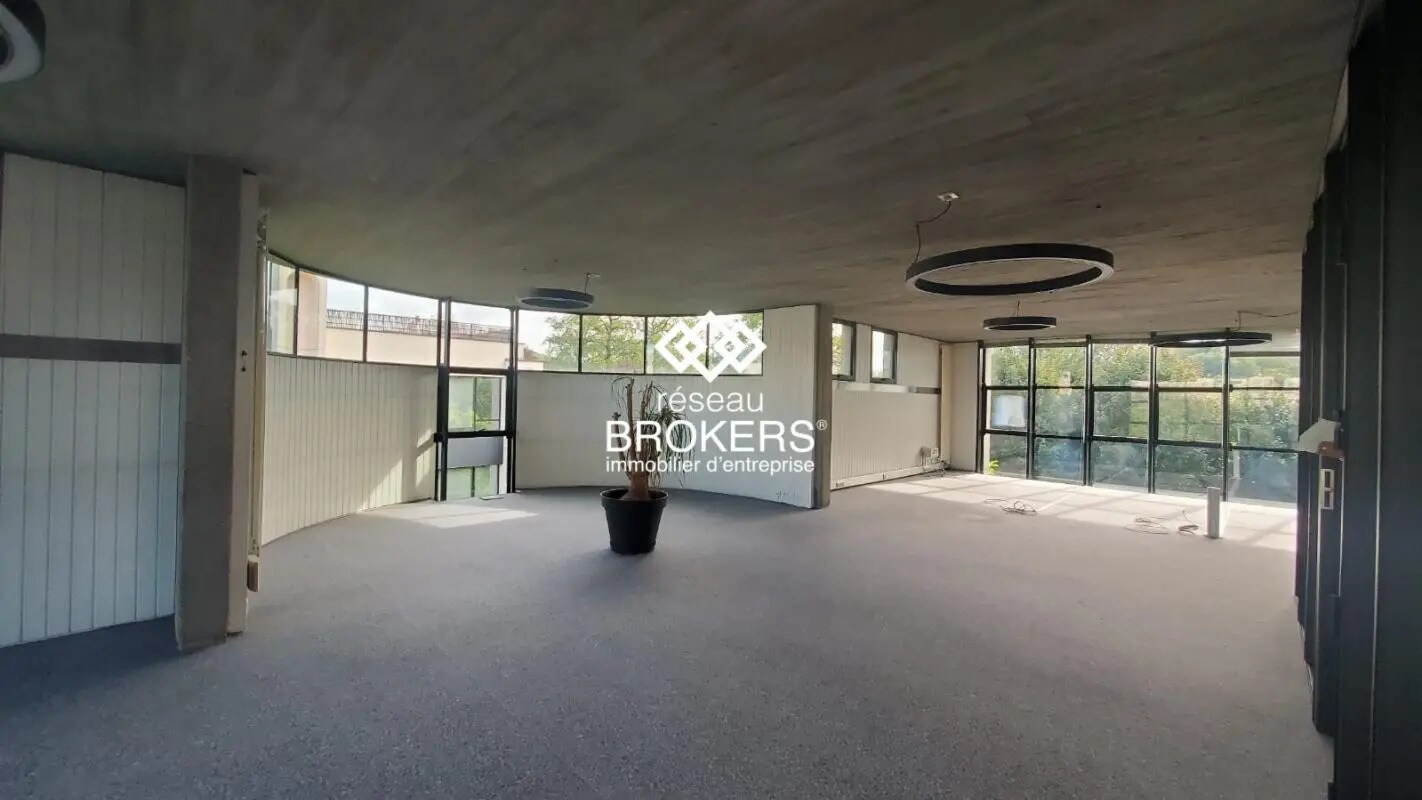 Office in Epagny Metz-Tessy for lease Building Photo- Image 1 of 8