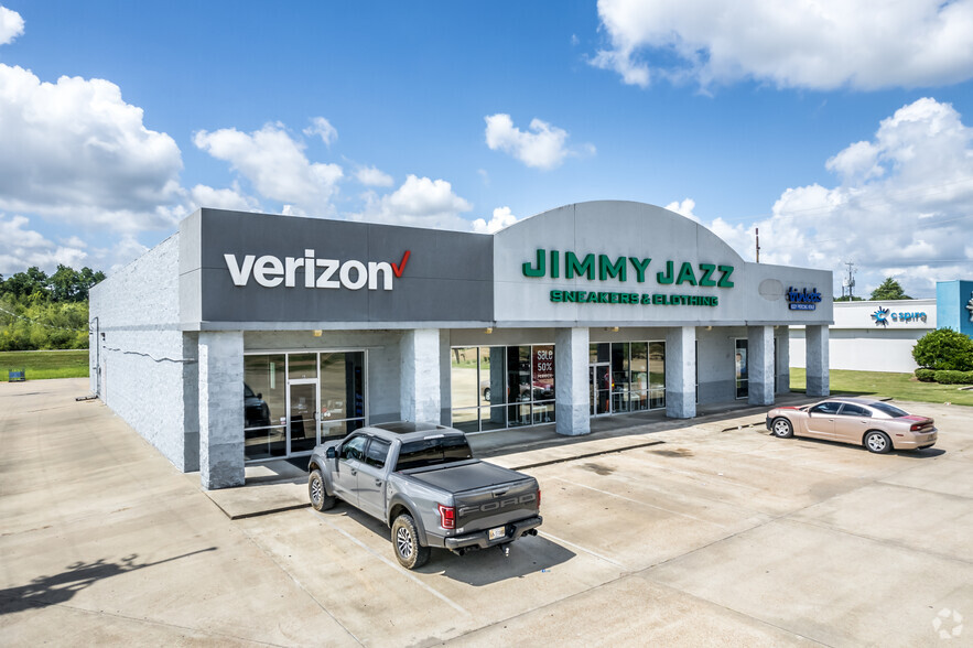 2213 Highway 82 W, Greenwood, MS for sale - Primary Photo - Image 1 of 1