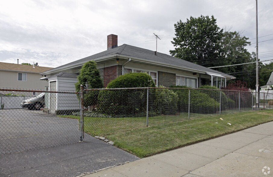 651 Targee St, Staten Island, NY for sale - Primary Photo - Image 1 of 1
