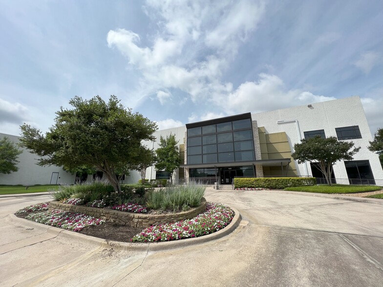 1525 W Walnut Hill Ln, Irving, TX for lease - Building Photo - Image 2 of 5