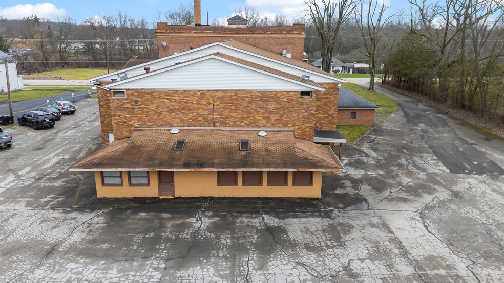 50 Struthers Coitsville Rd, Lowellville, OH for sale - Building Photo - Image 2 of 15