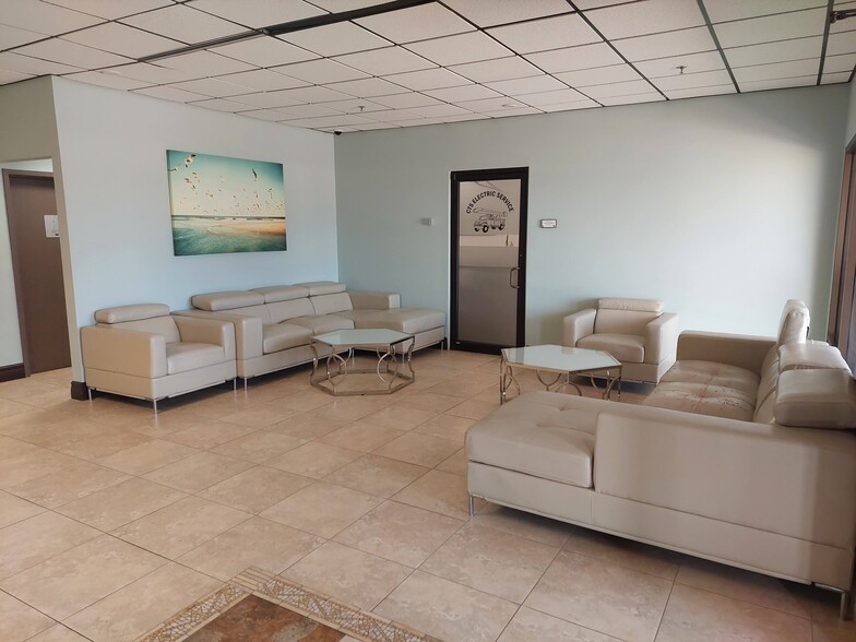 2475 Palm Bay Rd NE, Palm Bay, FL for lease - Interior Photo - Image 3 of 7