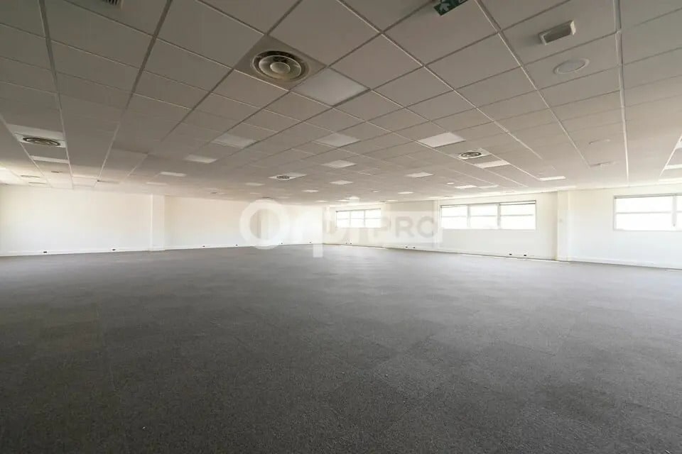 Office in OULLINS-PIERRE-BÉNITE for sale Building Photo- Image 1 of 13