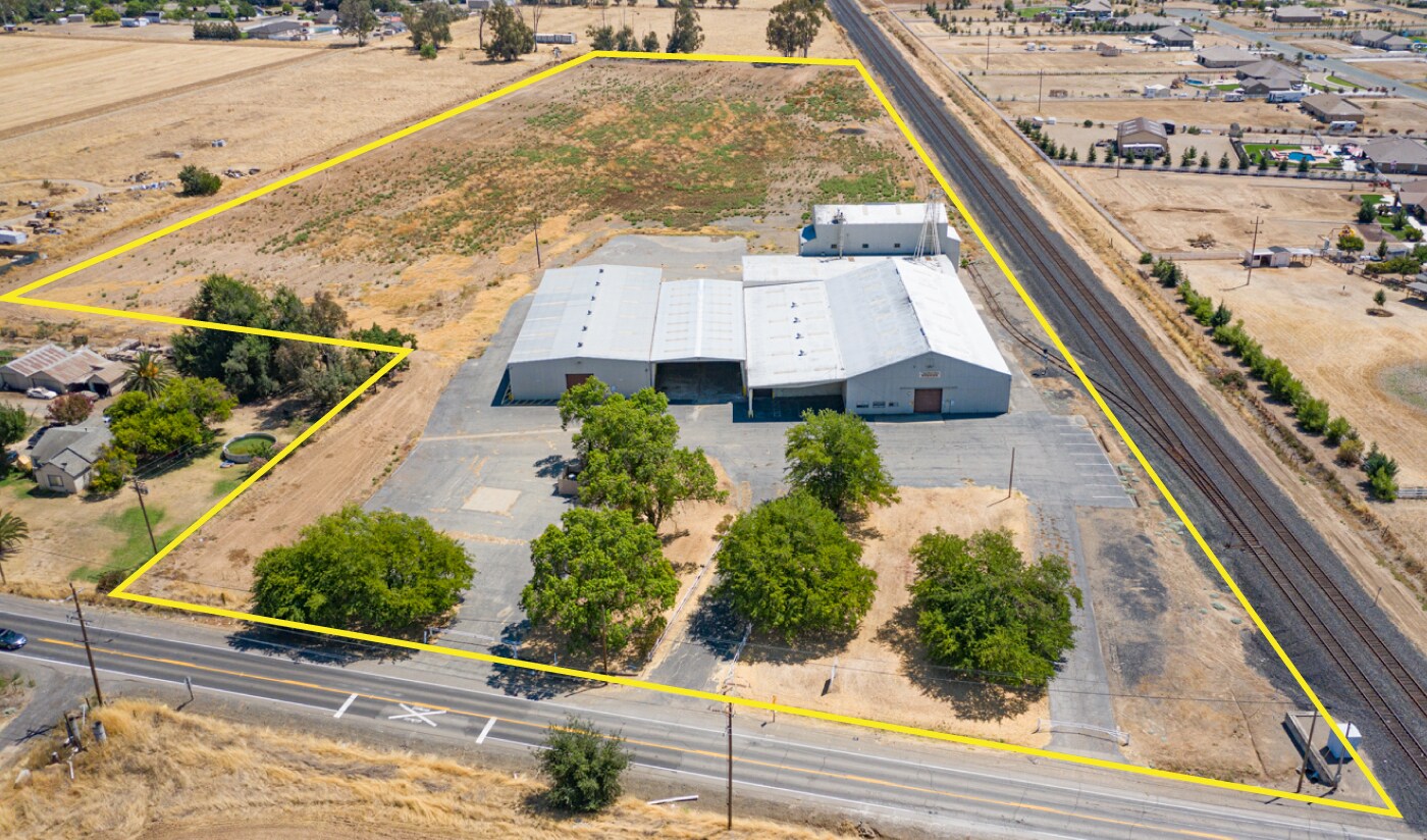 10098 Twin Cities Rd, Galt, CA 95632