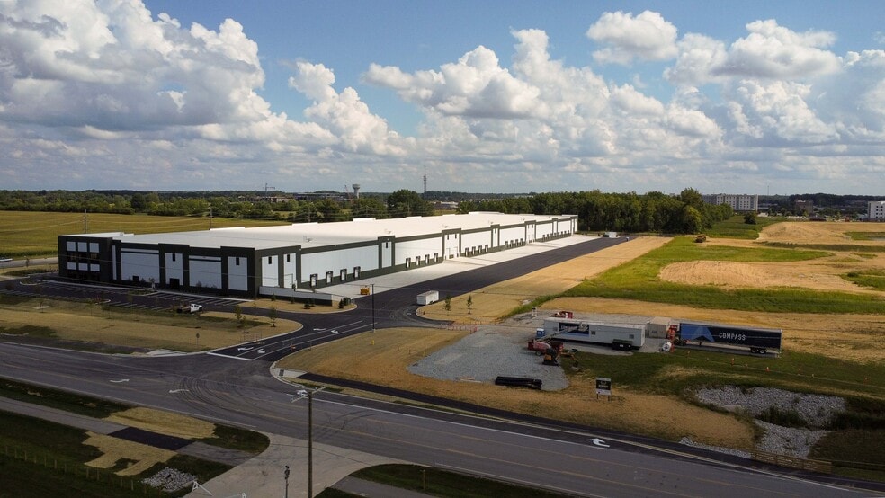 14469 Olio Rd, Noblesville, IN for lease - Building Photo - Image 3 of 5