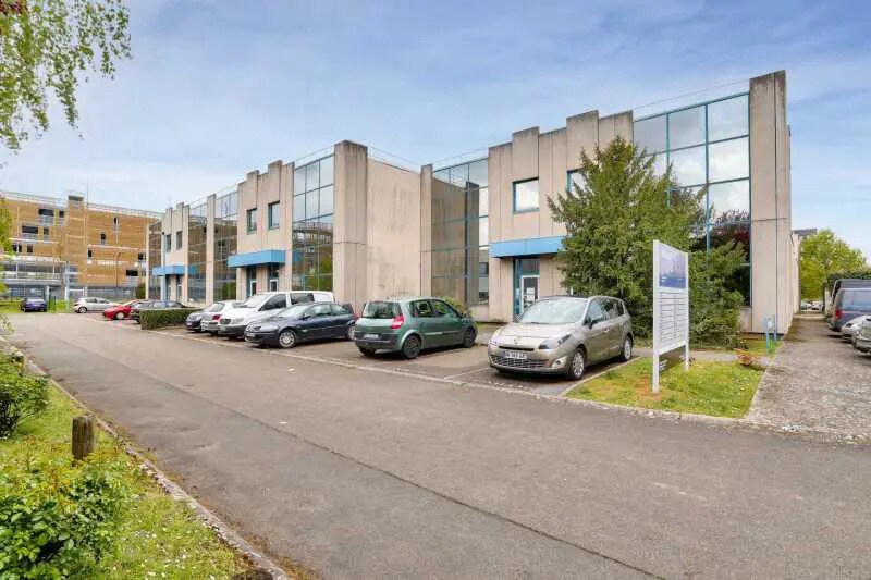 16/28 Rue Panicale, La Verrière for lease - Building Photo - Image 2 of 16