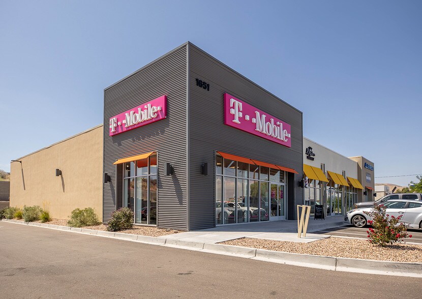 1651 Main St Los Lunas Nm 87031 Loopnet Com