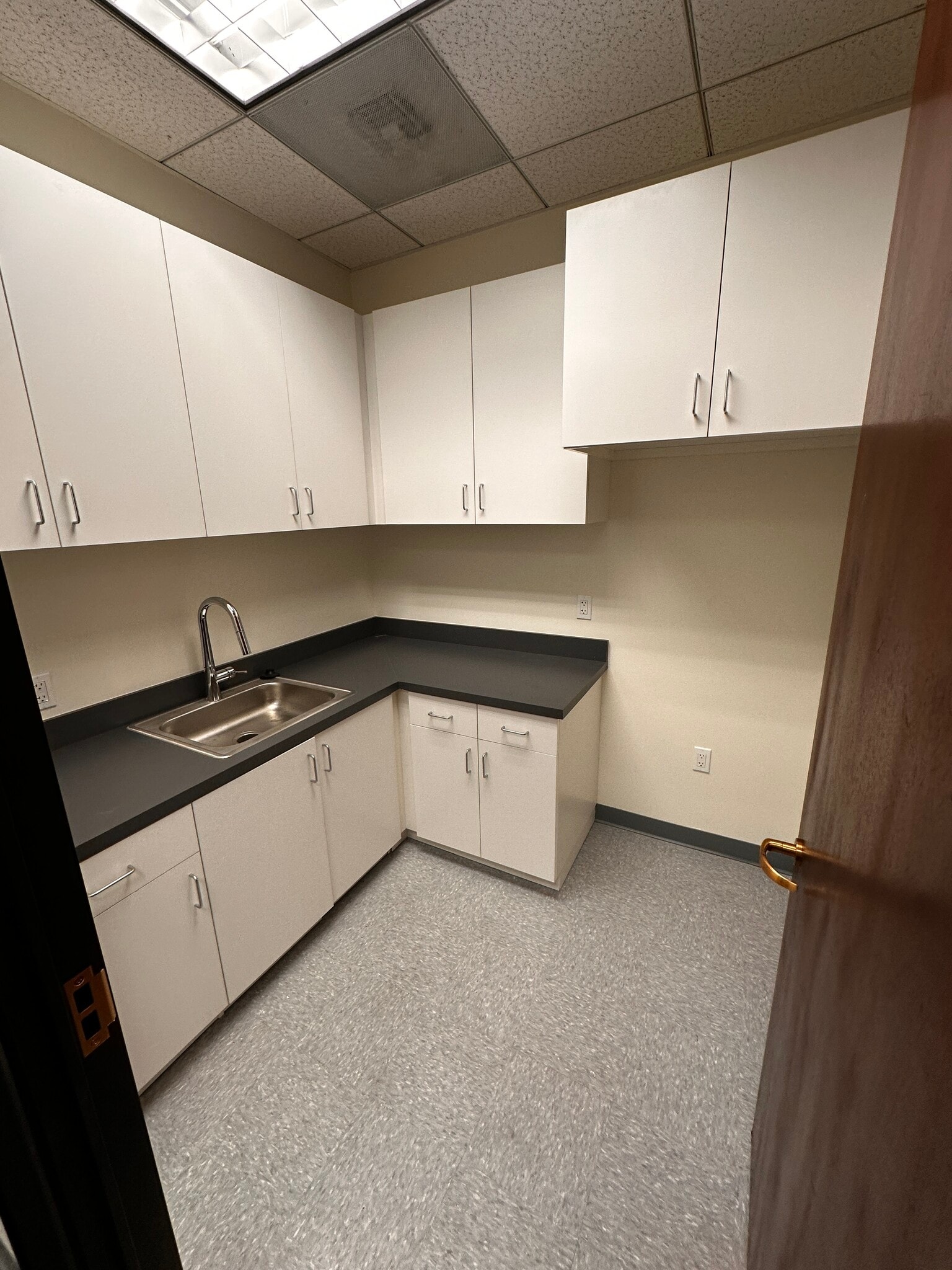 835 Wilshire Blvd, Los Angeles, CA for lease Interior Photo- Image 1 of 6