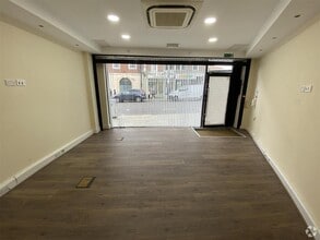 121 George Ln, London for lease Interior Photo- Image 1 of 10