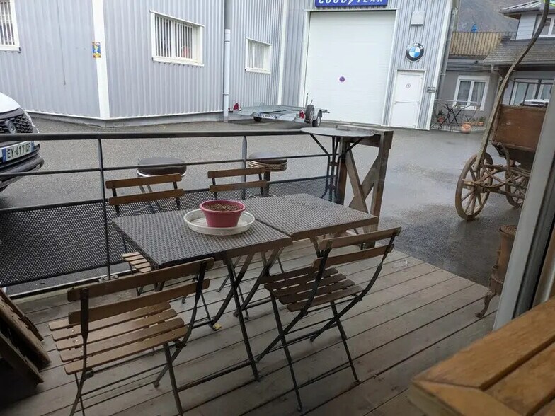 Office in Saint-Jeoire-Prieuré for lease - Building Photo - Image 3 of 8