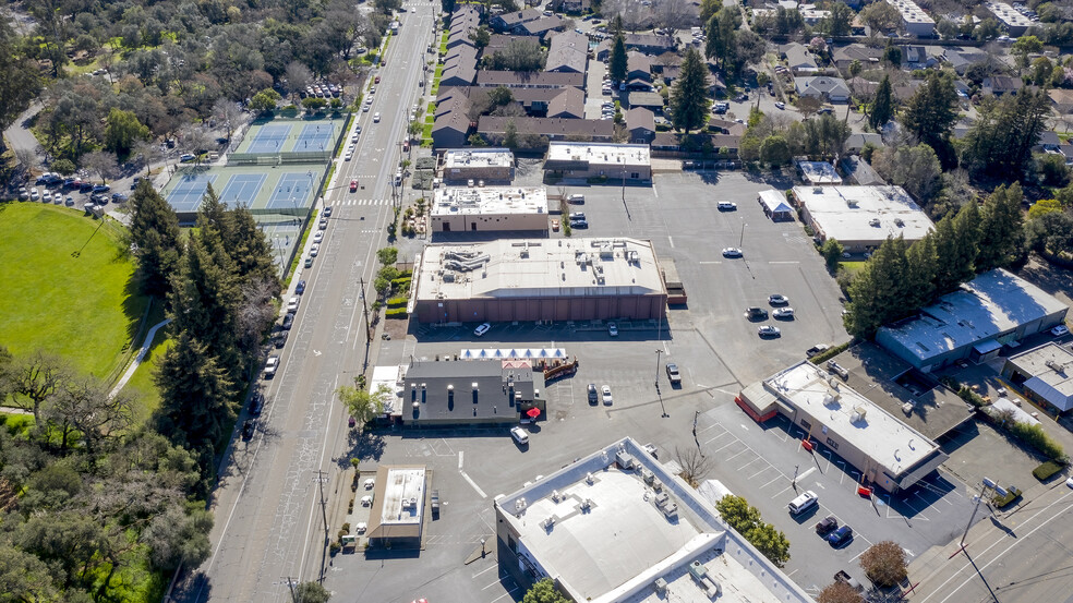 Lakeside Shopping Center portfolio of 9 properties for sale on LoopNet.com - Building Photo - Image 3 of 56