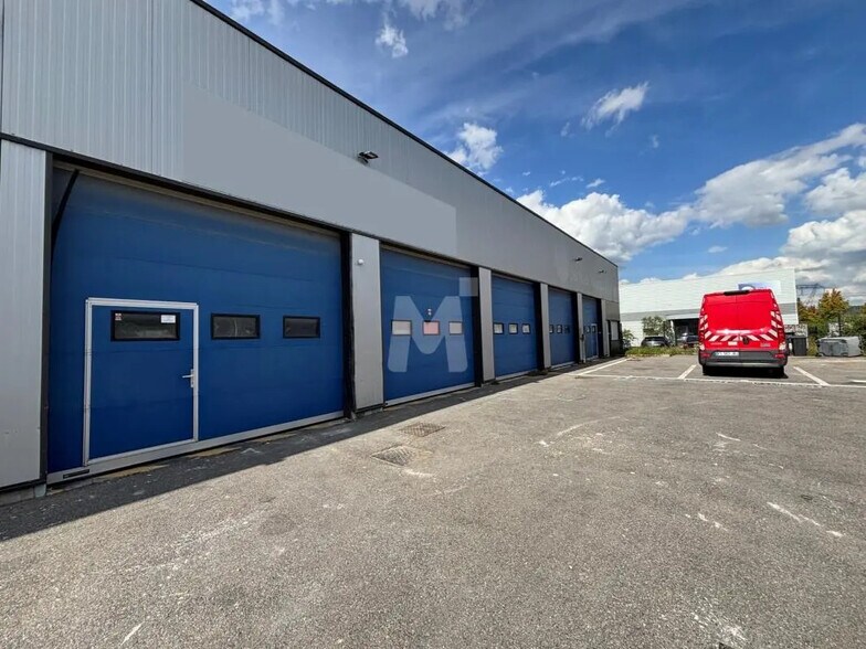 Flex in Guibeville for sale - Building Photo - Image 1 of 9