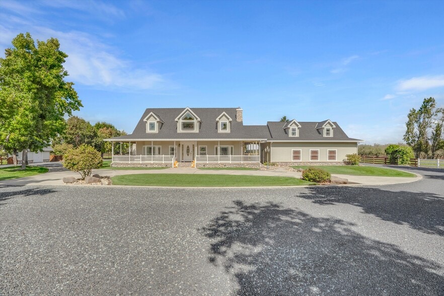 30999 Grooms Rd, Oakdale, CA for sale - Building Photo - Image 3 of 89