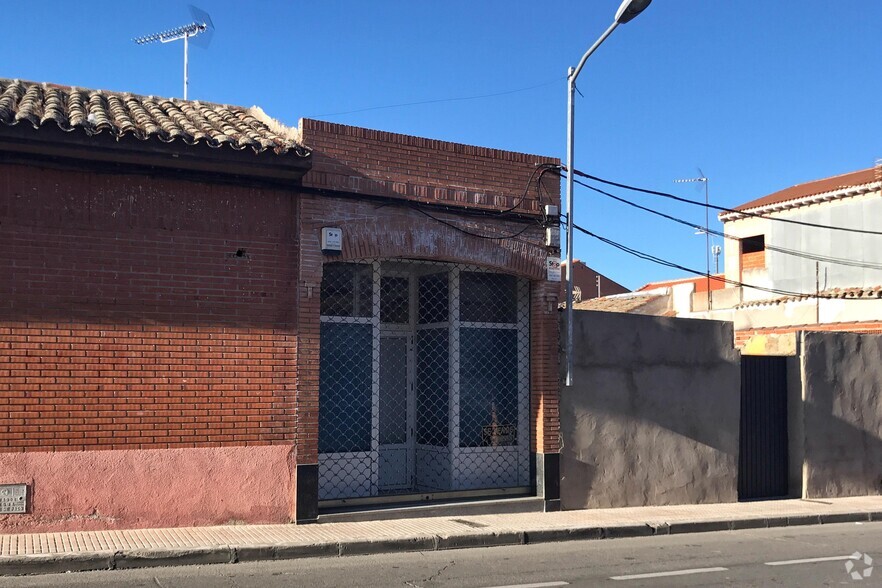 Calle Don Hipólito Ezquerra, 31, Fuensalida, Toledo for sale - Primary Photo - Image 1 of 13