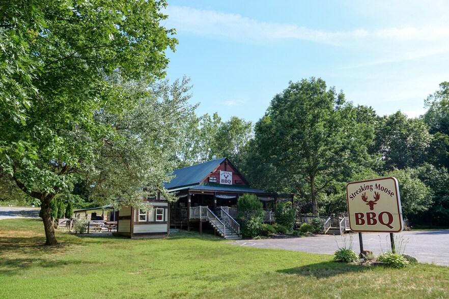 990 NY-149, Queensbury, NY for sale - Primary Photo - Image 1 of 1