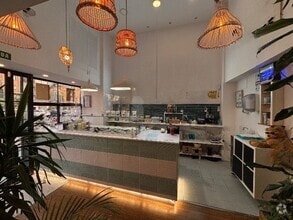 Retail in Madrid, Madrid for lease Interior Photo- Image 2 of 5