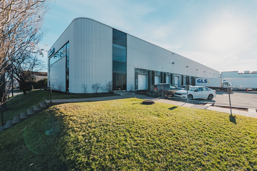 5005 Gilmore, Montréal, QC for lease - Building Photo - Image 2 of 12