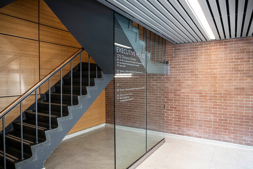 275 Ontario St, Kingston, ON for lease - Building Photo - Image 2 of 10