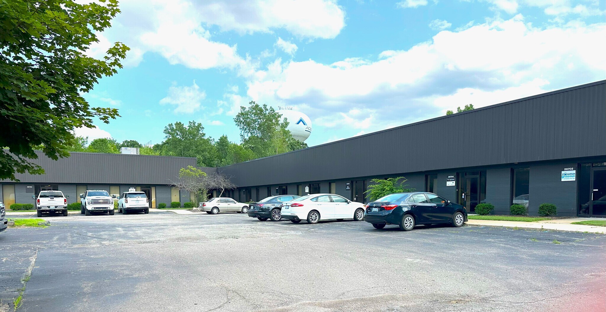 28702-28722 Wall St, Wixom, MI for sale Primary Photo- Image 1 of 1