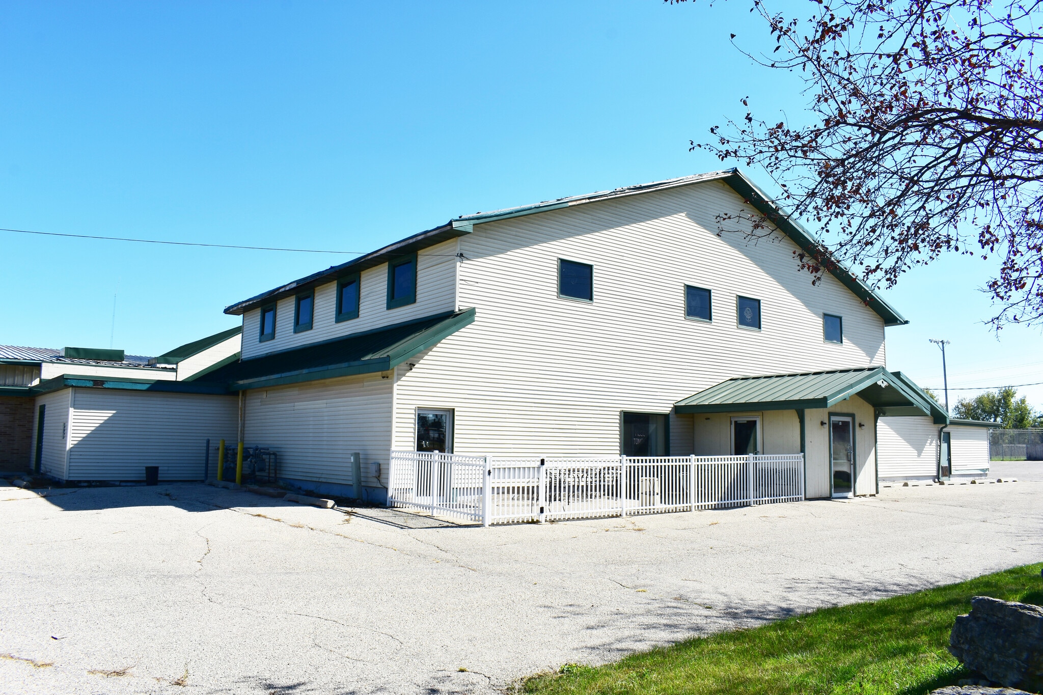 1901 Beloit Ave, Janesville, WI for lease Building Photo- Image 1 of 5