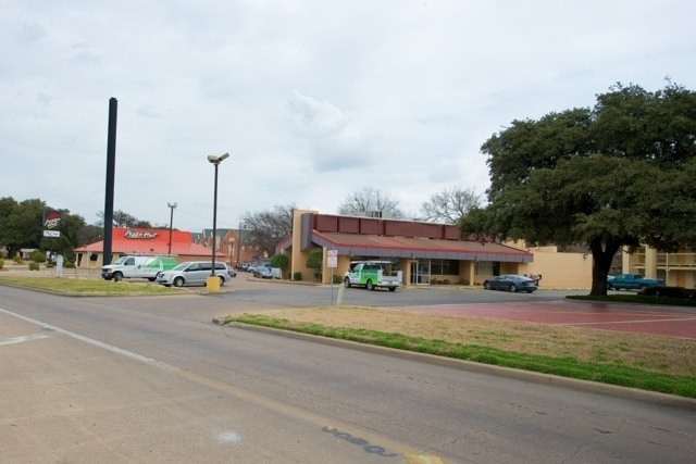 1100 S 9th St, Waco, TX for lease - Building Photo - Image 3 of 5
