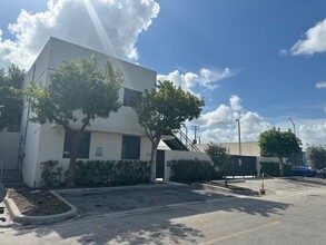 4733 E 10th Ln, Hialeah, FL for sale Building Photo- Image 1 of 5