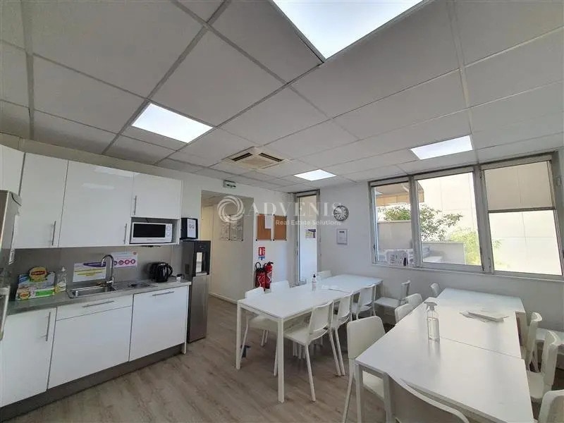 Office in Boulogne-Billancourt for lease Interior Photo- Image 1 of 4