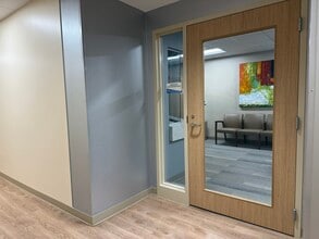 1021 Montgomery Hwy, Vestavia Hills, AL for lease Interior Photo- Image 2 of 10