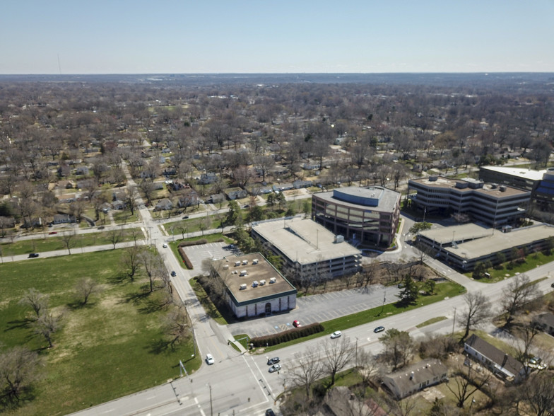 8301 State Line Rd, Kansas City, MO for lease - Aerial - Image 1 of 3