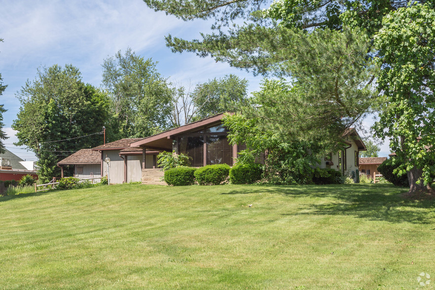 1034 Ghent Rd, Akron, OH for sale - Primary Photo - Image 1 of 12