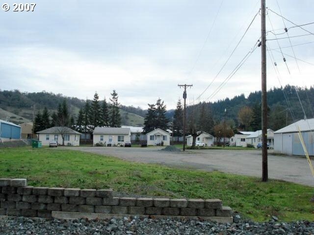 1308 N Old Pacific Hwy, Myrtle Creek, OR for sale Primary Photo- Image 1 of 1