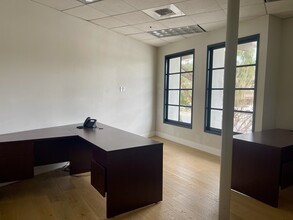 1030 Foothill Blvd, La Canada Flintridge, CA for lease Interior Photo- Image 1 of 6