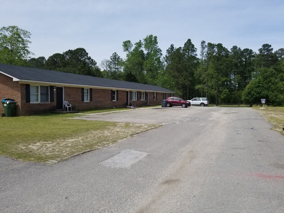 384 Coates Rd, Linden, NC 28356