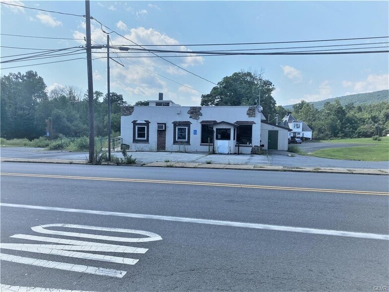 62 N Broadway, Wind Gap, PA for sale - Building Photo - Image 1 of 1