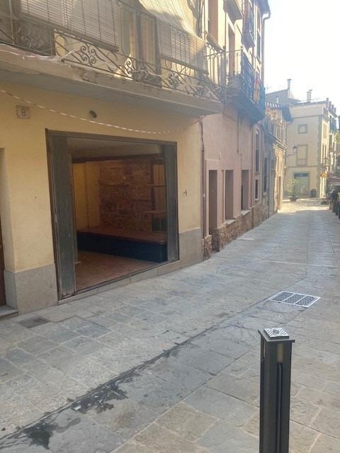 Retail in Moià, Barcelona for lease Building Photo- Image 1 of 2