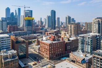 343 W Erie St, Chicago, IL - aerial  map view