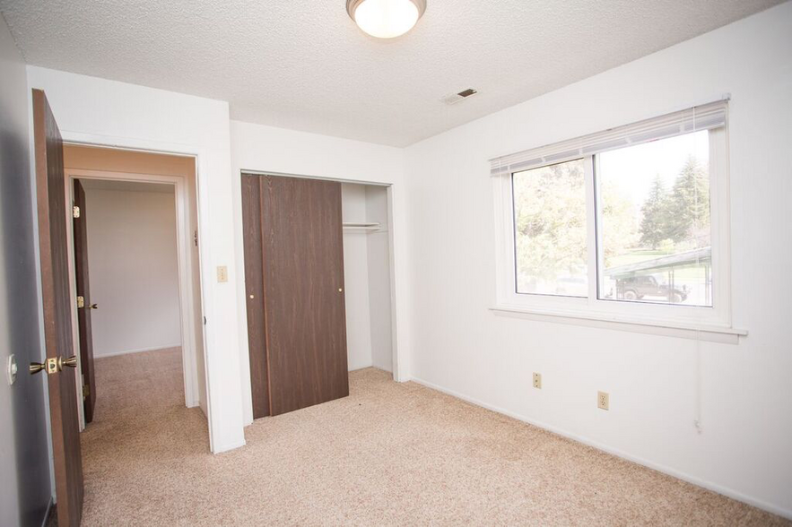 815 E Ivinson Ave, Laramie, WY for sale - Interior Photo - Image 3 of 11